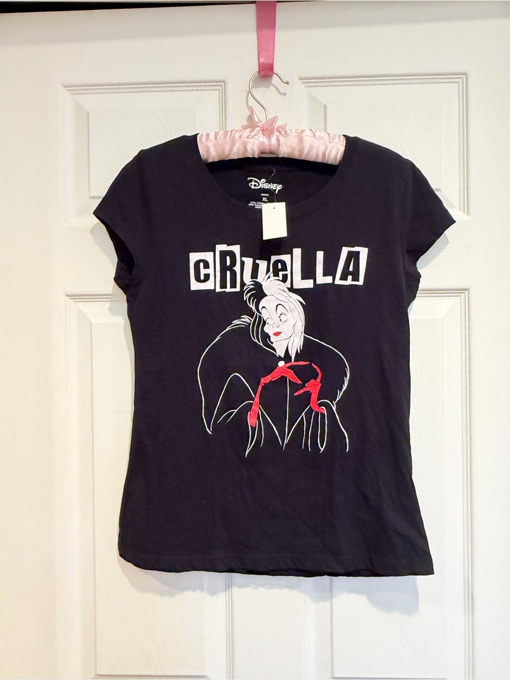 Cruella Deville Black Fitted T-Shirt -Size XL -NWT